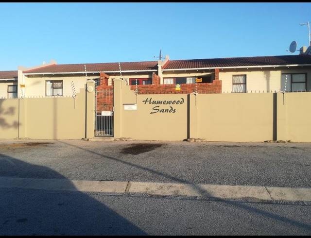3 BEDROOM TOWNHOUSE RENTED IN HUMEWOOD